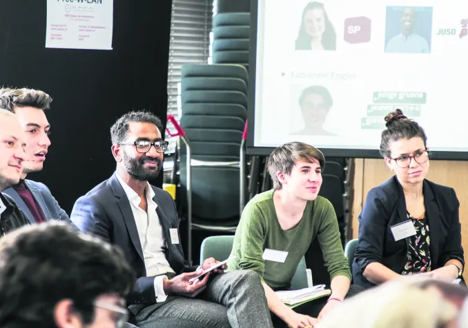 Rencontre entre des organisations de jeunes musulmans et les représentants de jeunes des partis à Bienne en 2019. © Ghalib/Rayan