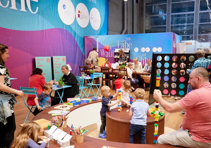 Le stand des Eglises lors du BEA 2025 DR