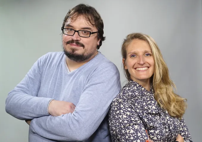 Joël Burri, rédacteur en chef du journal «Réformés» et Camille Andres, journaliste et cheffe de projet. © Max Idje Joël Burri, rédacteur en chef du journal «Réformés» et Camille Andres, journaliste et cheffe de projet. © Max Idje