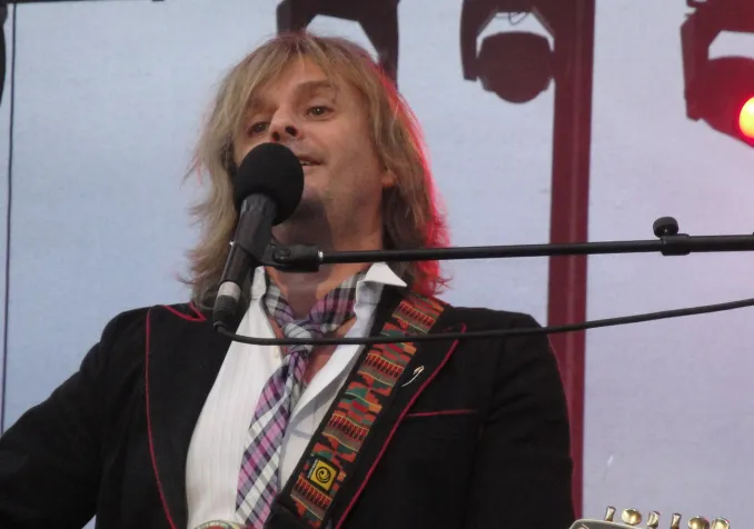 Nilda Fernandez en concert à Tours en juin 2010 CC(by-sa) Joël Thibault / wikimedias