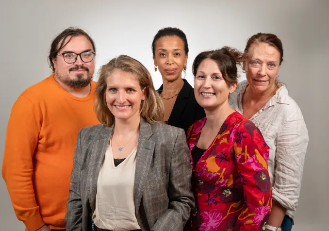 La rédaction du journal Réformés : Joël Burri, Camille Andres, Khadija Froidevaux, Anne Buloz, Nathalie Ogi (c) Max Idje / Ref-médias