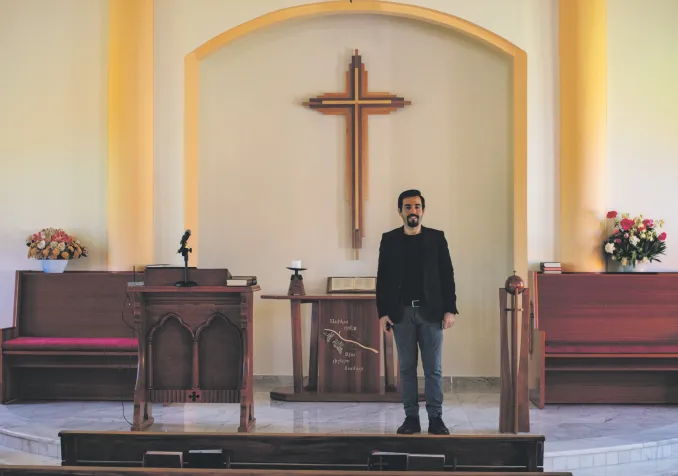 Le pasteur Hagop Akbasharian a tenu à ce que son établissement scolaire ouvre ses porte malgré les frappes quotidiennes aux alentours. ©Sophie Woeldgen