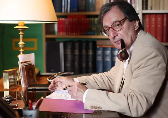 Jean-Luc Marion de l'Académie française est professeur honoraire à l'Université Paris-IV Panthéon Sorbonne et professeur à l'Université de Chicago (Divinity School). © Singing Praise to Sun and Weapons @ Vito Amodio