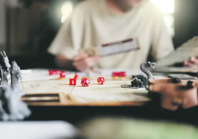 Le jeu de rôle, une mécanique utilisée aux Avançons pour découvrir le monde de la Bible. ©iStock