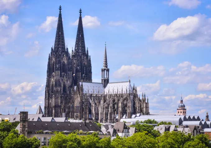 La cathédrale de Cologne ©iStock/Filip Viranovski