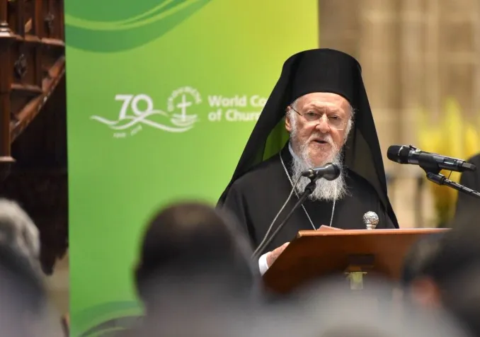 Le patriarche œcuménique Bartholomée à la cathédrale Saint-Pierre de Genève lors d’un culte célébrant le 70e anniversaire du COE © Albin Hillert/COE