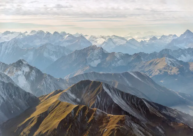 La montagne symbolise le lieu de la rencontre avec les divinités dans de nombreuses religions. Image d'illustration. © iStock/ Roman_Mikhailov La montagne symbolise le lieu de la rencontre avec les divinités dans de nombreuses religions. Image d'illustration. © iStock/ Roman_Mikhailov