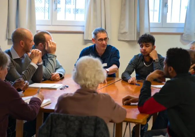Des relais en réseau, dépassant les échecs en emploi Des relais en réseau, dépassant les échecs en emploi