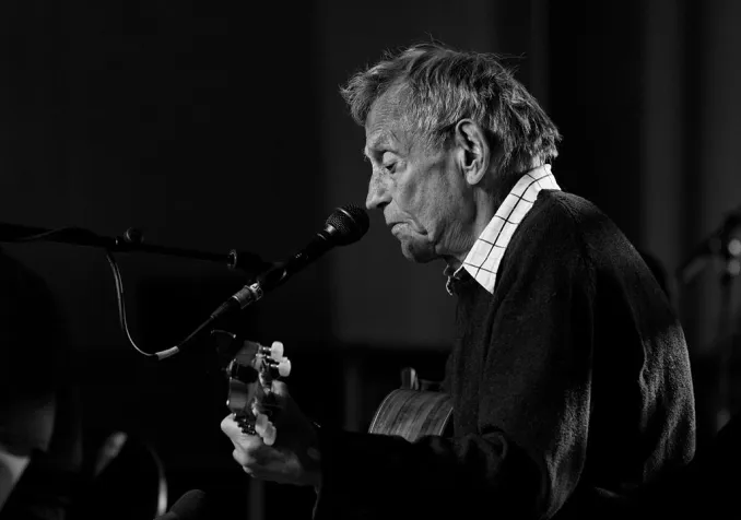 Graeme Allwright en concert le 28 juillet, Festival de Cornouaille 2012 Graeme Allwright en concert en 2012