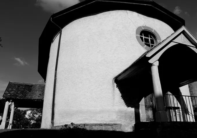 Oron,_Eglise_réformée,_entrée_principale (©Odrade123, CC BY-SA 3.0 Wikimedia Commons)