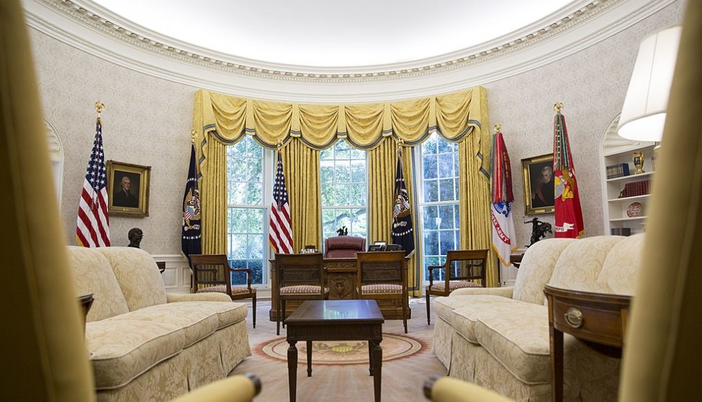 Le Bureau Ovale dans la Maison Blanche (2017) Le Bureau Ovale dans la Maison Blanche (2017) / ©White House, Public domain, via Wikimedia Commons