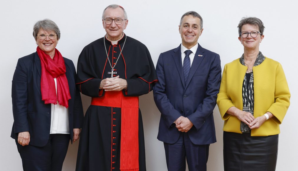 Rita Famos, le Cardinal Pietrolin, Ignazio Cassis et Evelyn Borer. Rita Famos, le Cardinal Pietrolin, Ignazio Cassis et Evelyn Borer. / Rita Famos, le Cardinal Pietrolin, Ignazio Cassis et Evelyn Borer.