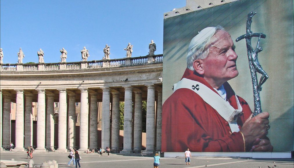 Hommage à Jean Paul II Hommage à Jean Paul II / ©Flikr/Jean-Pierre Dalbéra