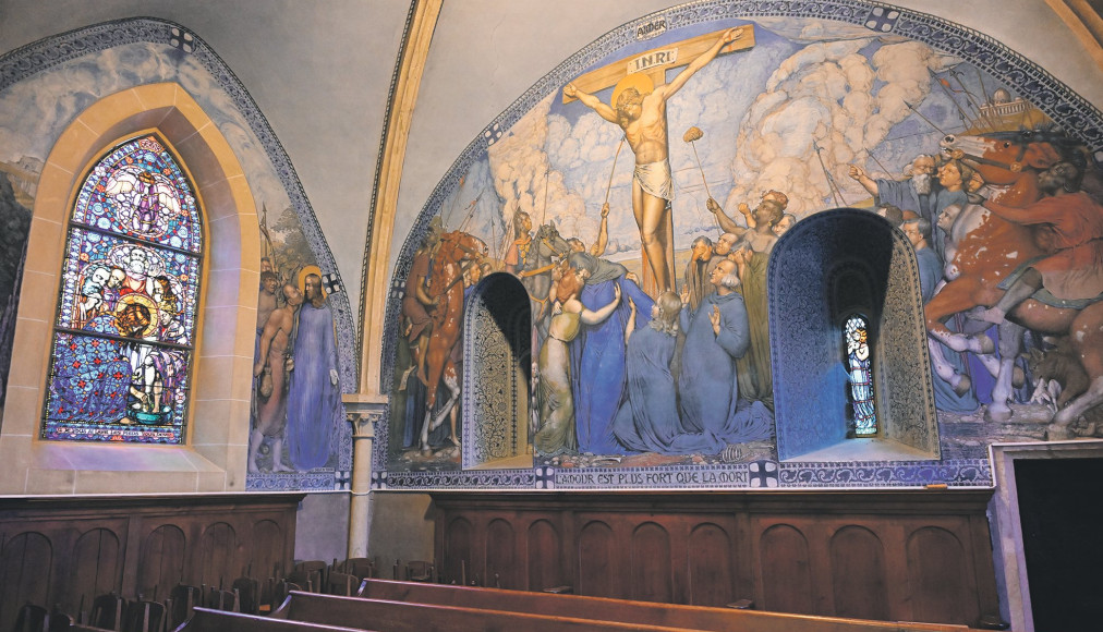 Les décors actuels, notamment la fresque du Christ qui occupe l’entier du chœur, sont l’œuvre de Philippe Robert. Les décors actuels, notamment la fresque du Christ qui occupe l’entier du chœur, sont l’œuvre de Philippe Robert. / © Alain Grosclaude