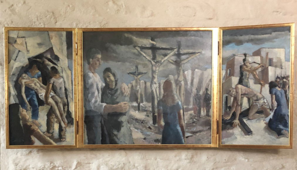 Le triptyque de La Passion est exposé dans le chœur de l’église de La Chiésaz à Saint-Légier. Le triptyque de La Passion est exposé dans le chœur de l’église de La Chiésaz à Saint-Légier. / © Anne Vallelian