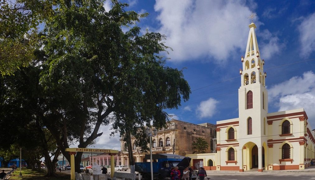 Eglise San Atanasio à Placetas, Cuba Eglise San Atanasio à Placetas, Cuba / ©Flikr/lezumbalaberenjena