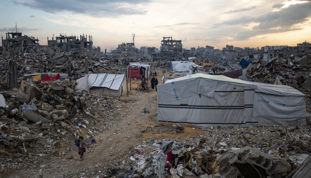 Alors que des voix chrétiennes palestiniennes dénoncent le silence des Églises occidentales sur la guerre à Gaza, les institutions réformées de Suisse romande communiquent prudemment, malgré les demandes répétées de paroissiens. Alors que des voix chrétiennes palestiniennes dénoncent le silence des Églises occidentales sur la guerre à Gaza, les institutions réformées de Suisse romande communiquent prudemment, malgré les demandes répétées de paroissiens. / Keystone