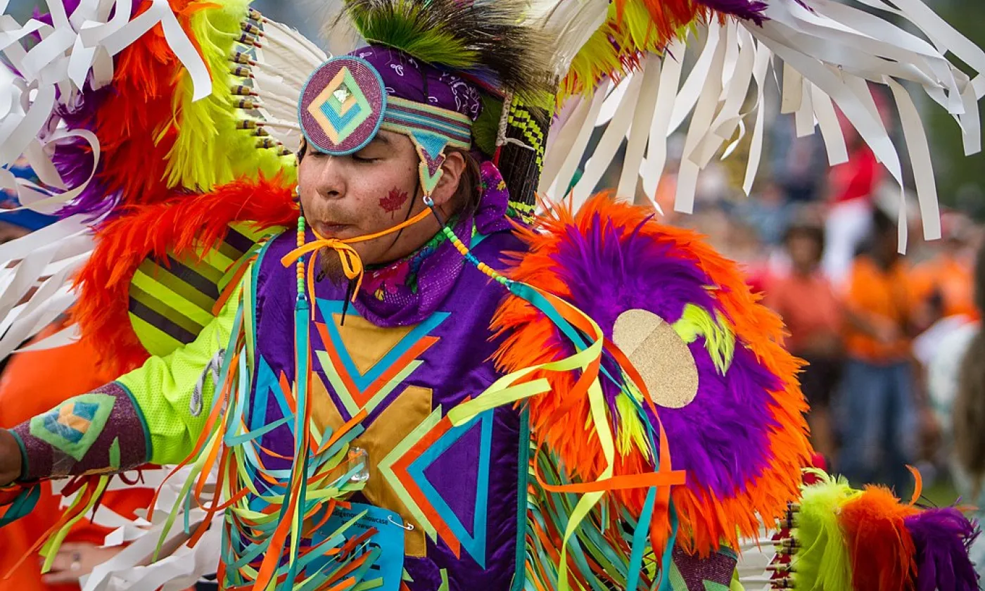 Les autochtones du Canada revendiquent leur place ©Dwayne Reilander, CC BY-SA 4.0 Wikimedia Commons