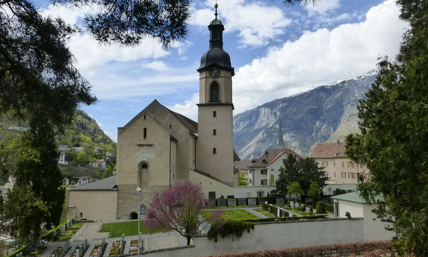 Cathédrale Notre-Dame-de-l'Assomption à Coire ©Slightlym, CC BY-SA 3.0 Wikimedia Commons