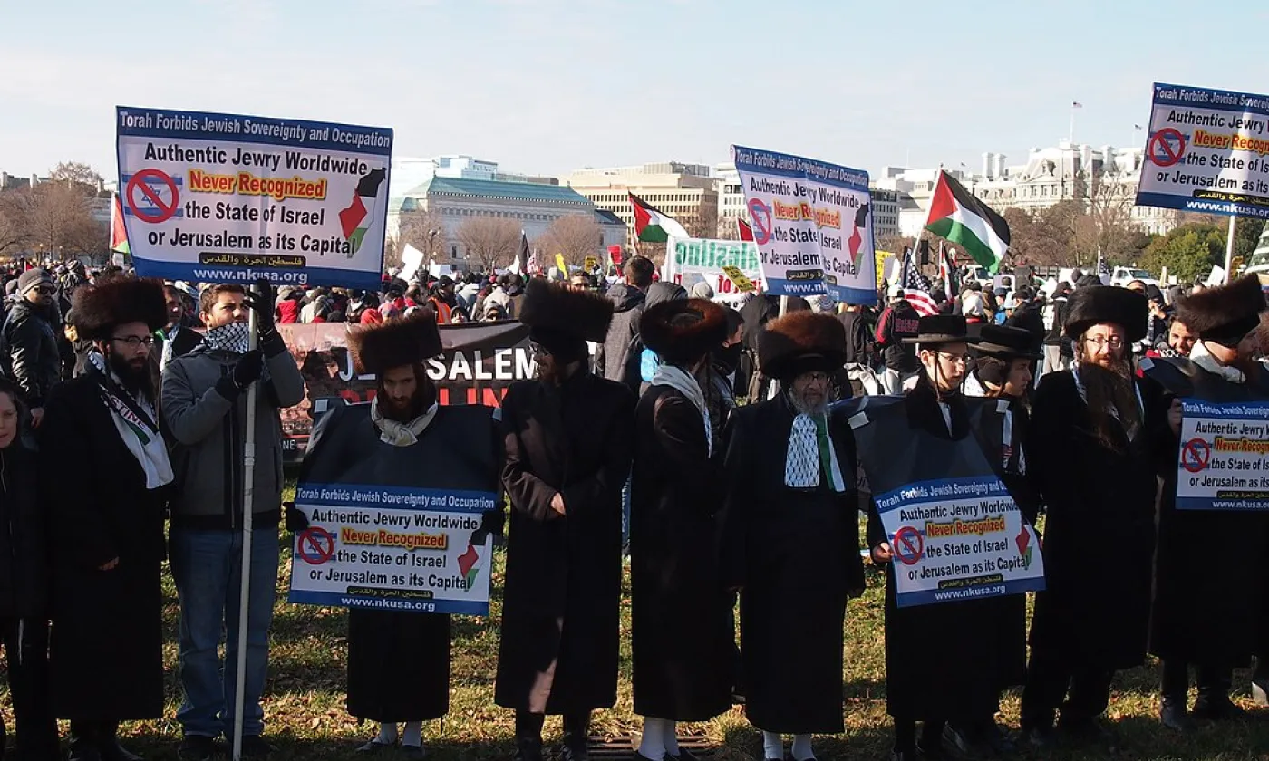 ©Slowking4, GFDL 1.2 Wikimedia Commons