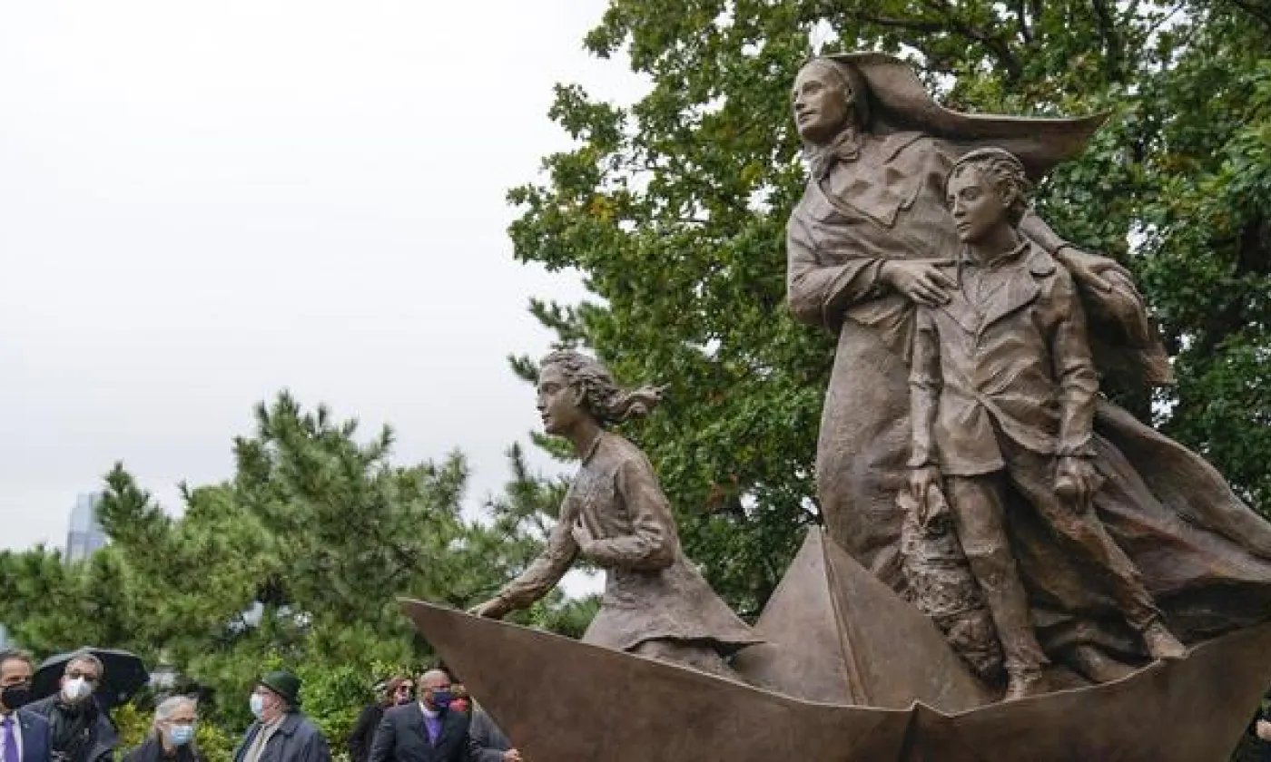 Une statue de Francesca Cabrini, sainte-patronne des immigrants à Central Park, New York. KEYSTONE / AP Photo - FRANK FRANKLIN II