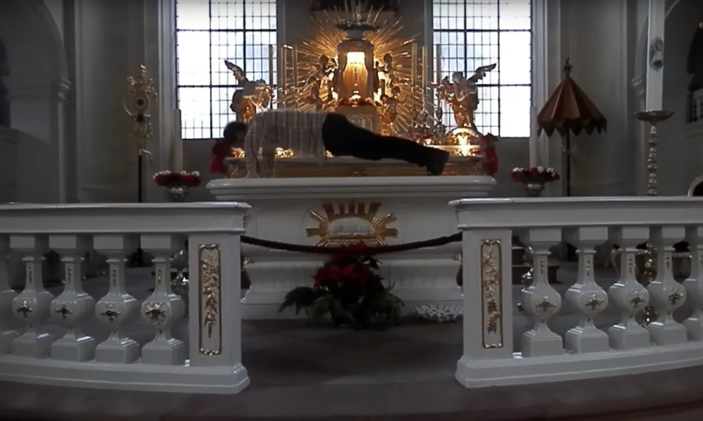 "Pressure to Perform" (Capture d'écran, 2016) © Alexander Karle "Pressure to Perform" (Capture d'écran, 2016) © Alexander Karle