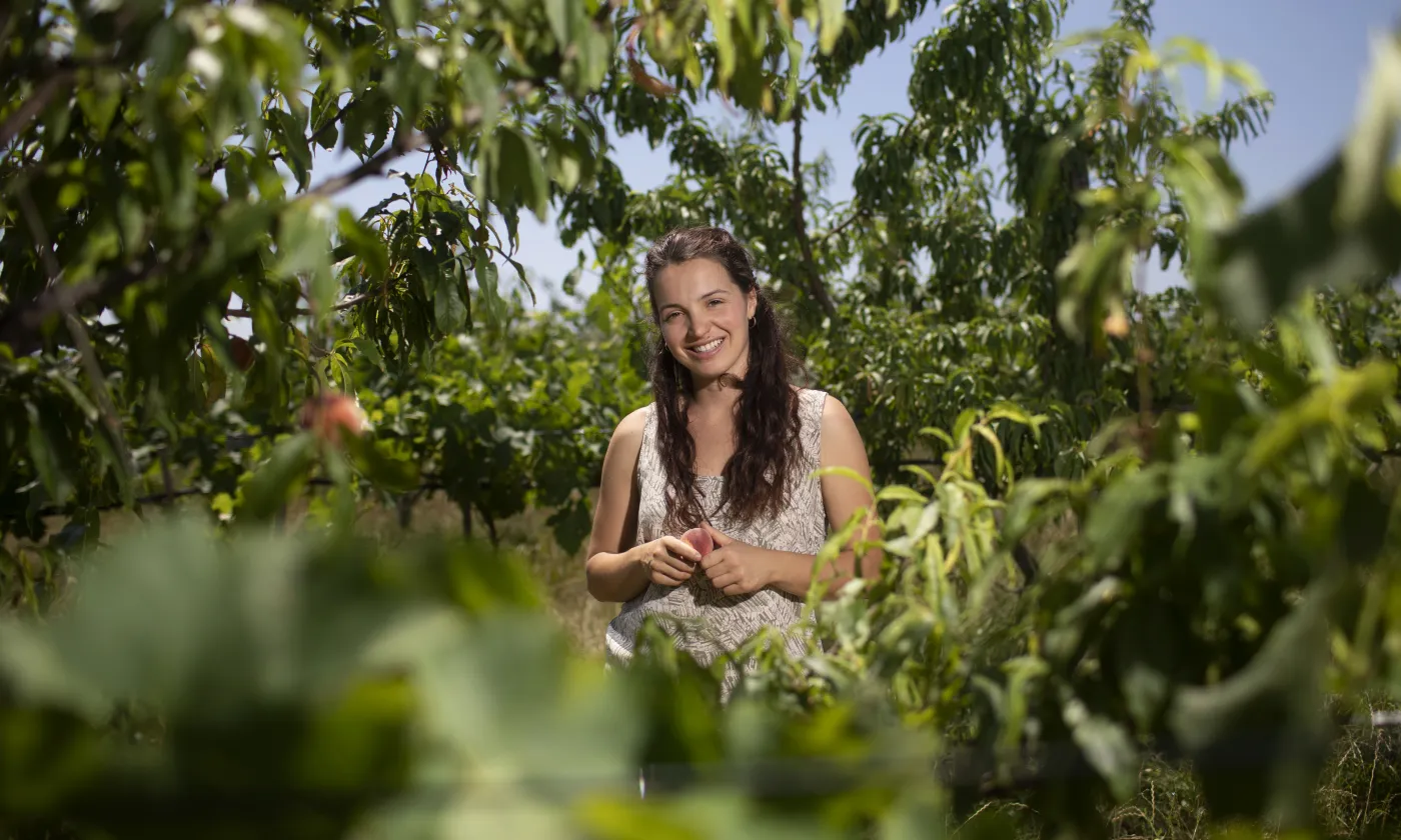 Déborah Suter, 23 ans, s'envole au Togo avec DM, pour y étudier l’agroforesterie. 24heures / Odile Meylan