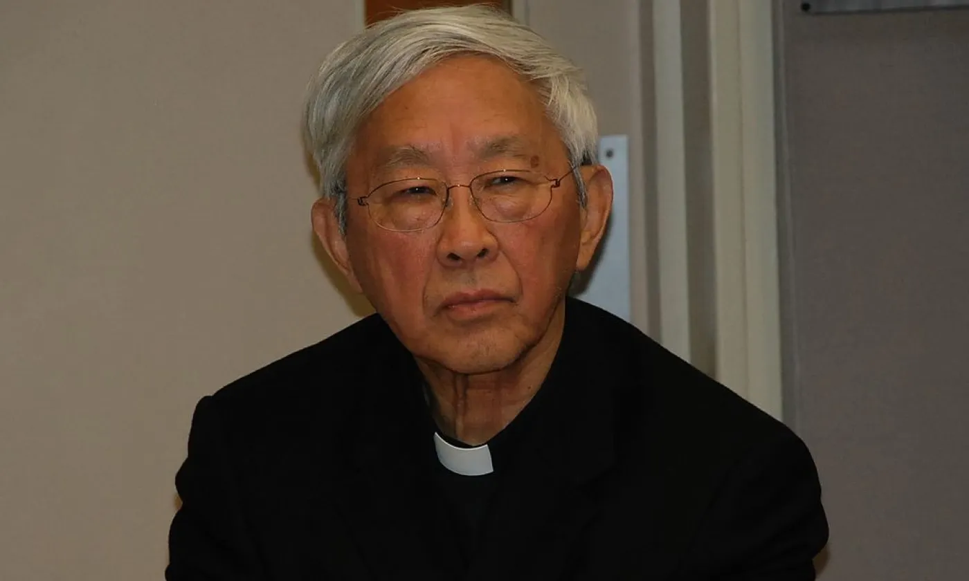Le cardinal Joseph Zen en 2013 ©Iris Tong, Public domain, Wikimedia Commons