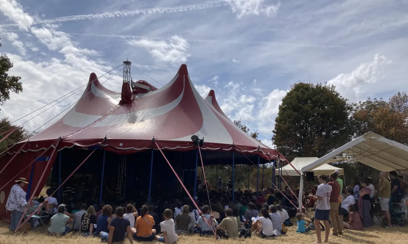 Lancement du festical sous le chapiteau AG