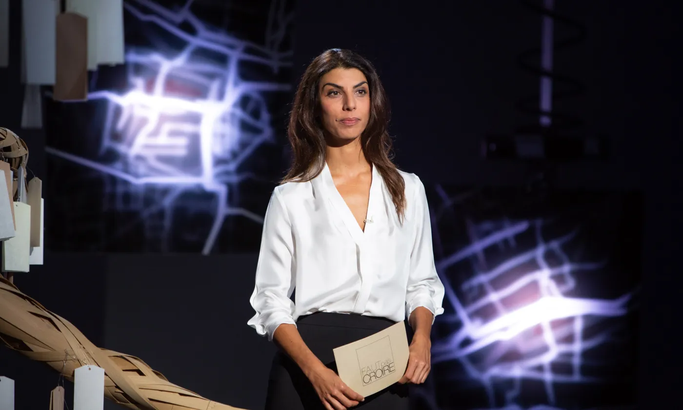 Linn Levy succède à Aline Bachhofner à la présentation de «Faut pas croire», émission coproduite par la RTS et les services les services de médias protestants et catholiques Médias-pro et Cath-info RTS