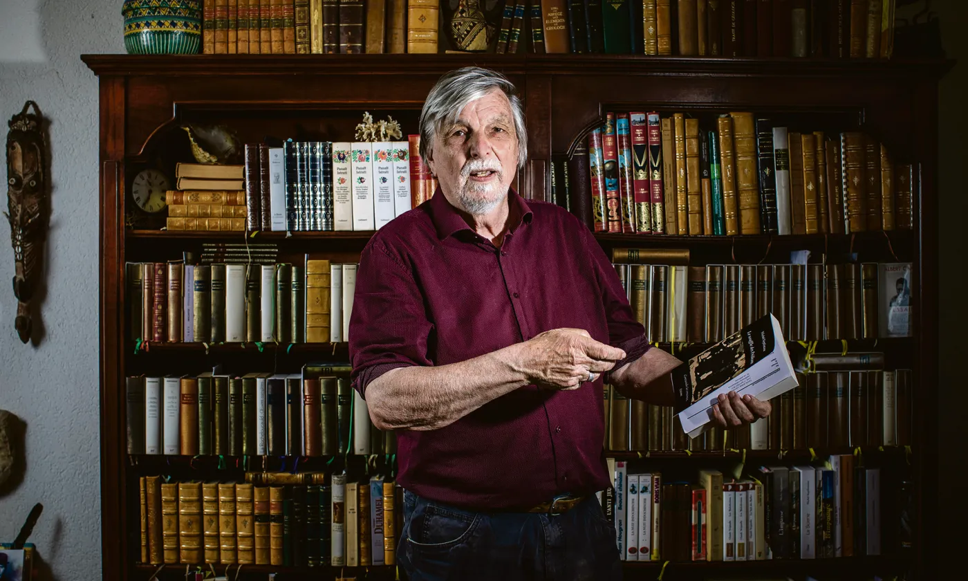 Michel Septfontaine chez lui à Froideville. © Sophie Brasey