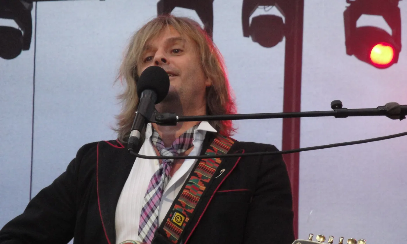 Nilda Fernandez en concert à Tours en juin 2010 CC(by-sa) Joël Thibault / wikimedias