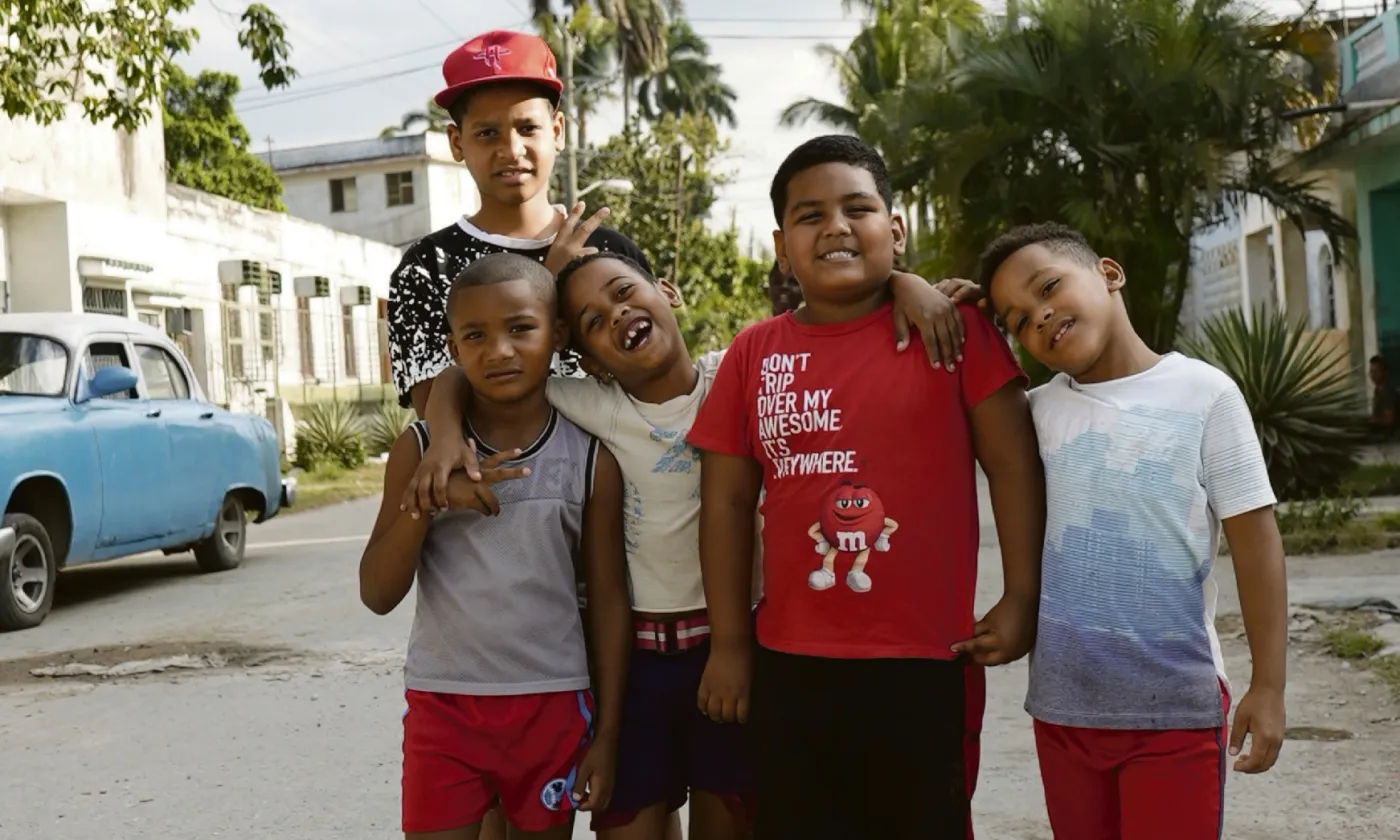Des enfants du projet "Colorier l’espérance" à La Havane. ©DM