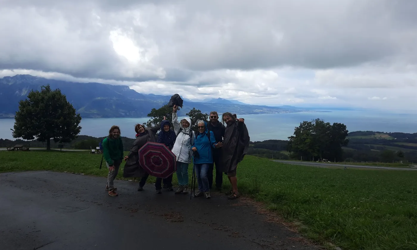 Première édition de la marche paroissiale en 2023 au mont Pèlerin: même quand c’est couvert, il y a de la beauté et de la joie ! ©Anne Gerber