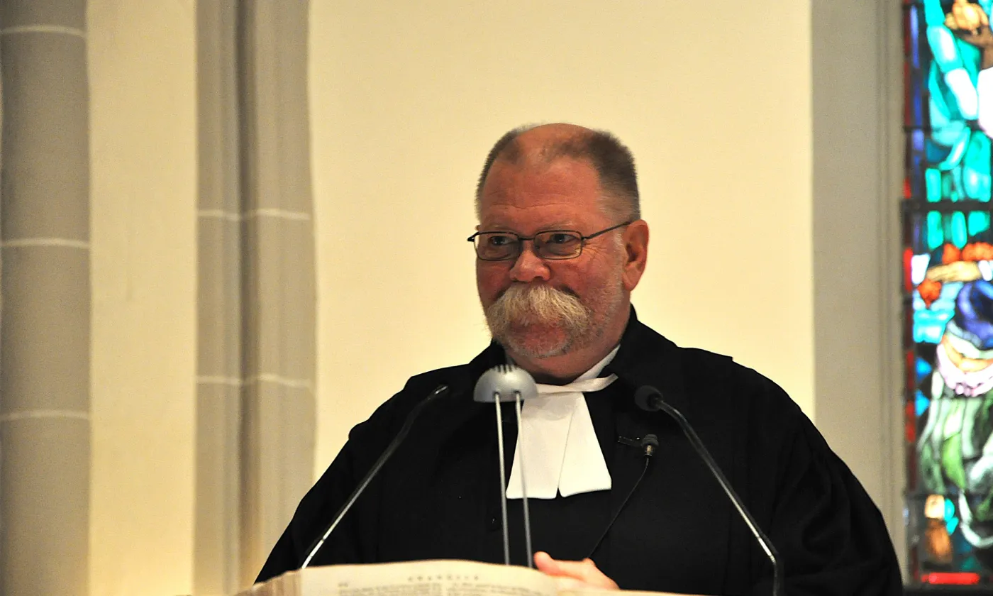 Ken McKinney était reconnaissable entre tous avec sa moustache, sa guitare et son chapeau.