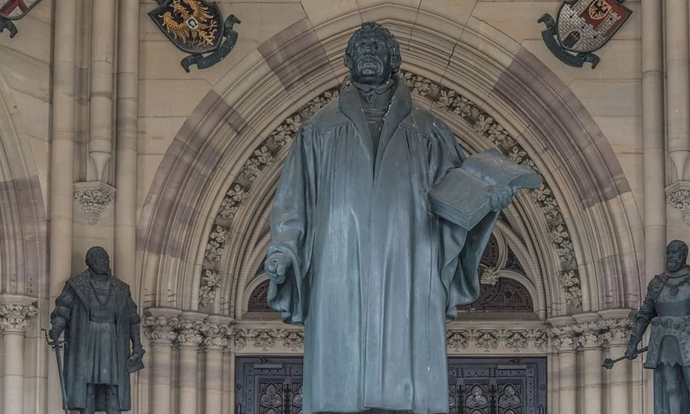 Statue de Luther dans l'Eglise de la Commémoration dans la ville allemande de Spire ©Tilman2007, CC BY-SA 4.0 Wikimedia Commons