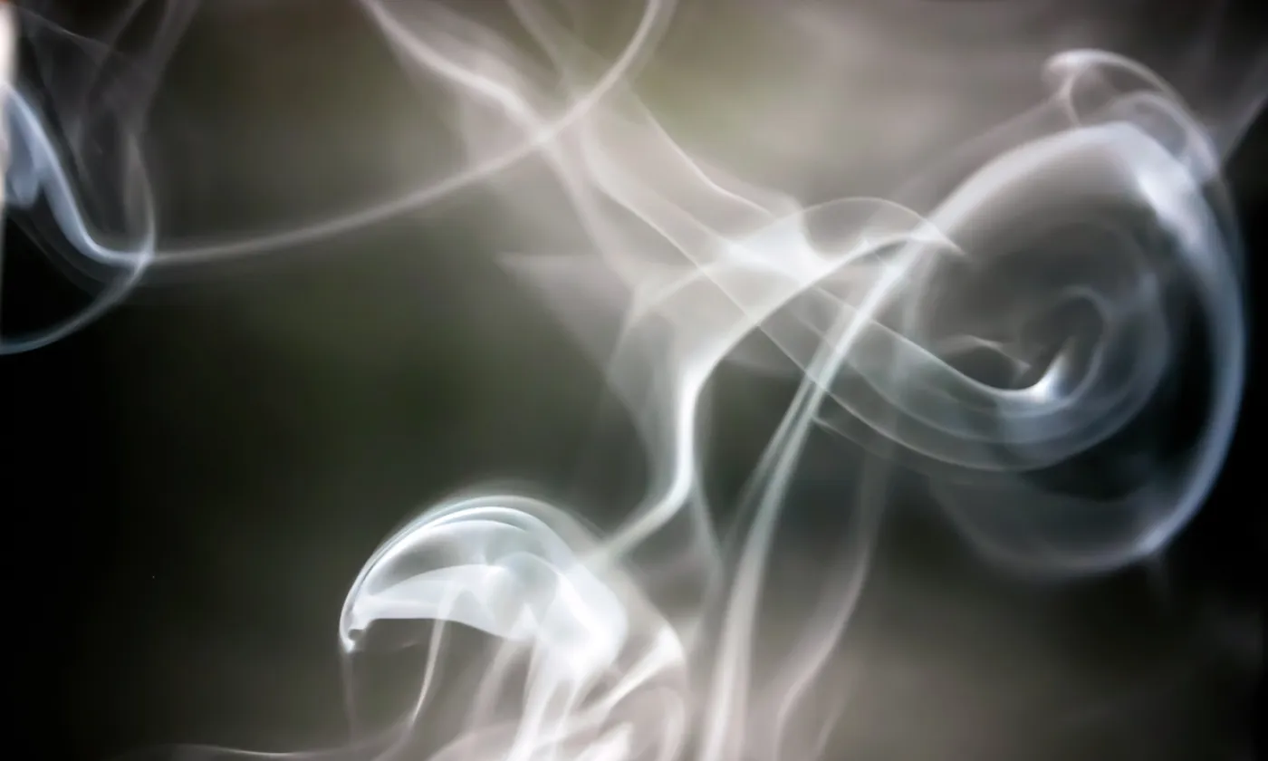 Une prière éphémère comme la fumée. ©iStock/NataliaCatalina