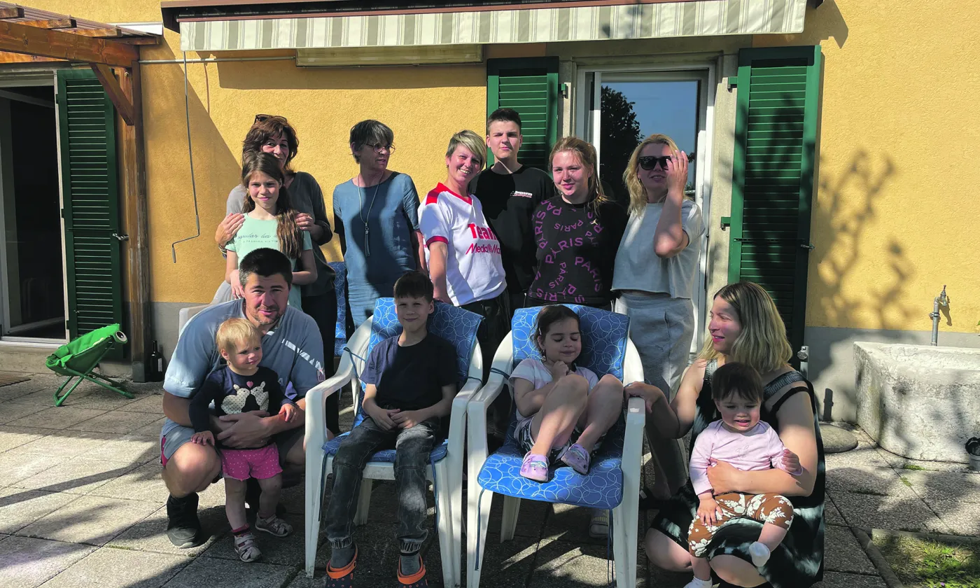 Plusieurs familles ukrainiennes logées dans le bâtiment de DM à Longirod. © Nathalie Ogi