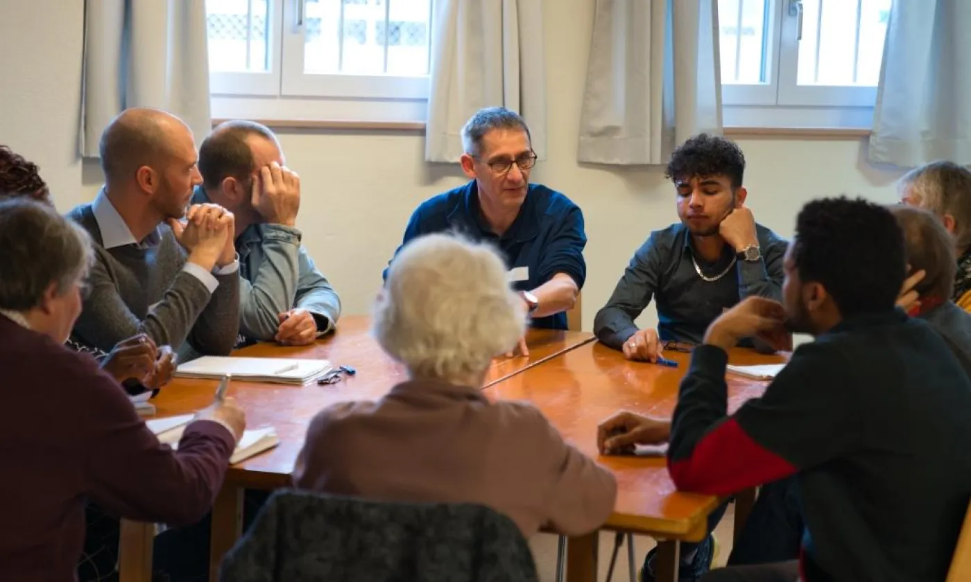 Des relais en réseau, dépassant les échecs en emploi 