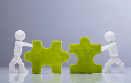 Comment collaborer au mieux au sein d’une équipe pluridisciplinaire et lors d’échanges interprofessionnels? / @ iStock/Andrey Popov
