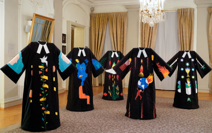 Les cinq robes créées par Albertine représentent cinq figures pastorales. / © Nicolas Righetti