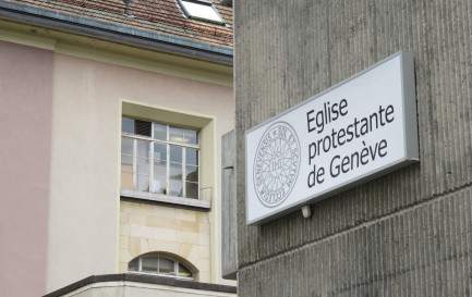 En ville, une enseigne de l’Église protestante de Genève / Pin.fo