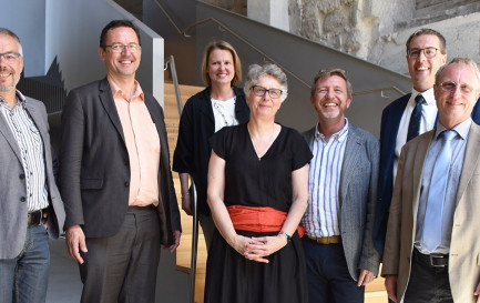 Le nouveau Conseil synodal de l&#039;EERV. De gauche à droite: Perry Fleury, Emmanuel Jeger, Anne Abruzzi, Marie-Claude Ischer, Laurent Zumstein, Vincent Guyaz, Jean-Baptiste Lipp. / DR /EERV