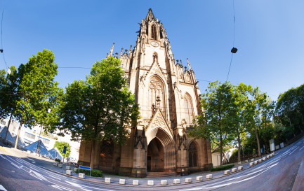 L&#039;église Sainte-Elisabeth à Bâle. / @iStock/SerrNovik
