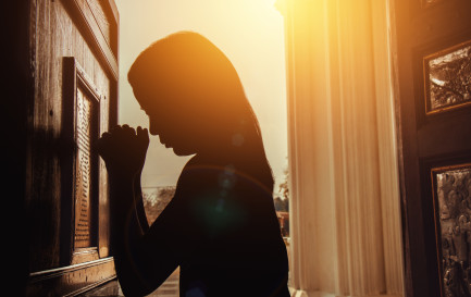 L’annonce a été faite le 20 mars, dans le contexte de crise sanitaire extrême que connaît en particulier l’Italie. Par voie de décret, le Vatican a annoncé que l’Église catholique accordait l’indulgence plénière aux malades du coronavirus sous certaines conditions / IStock